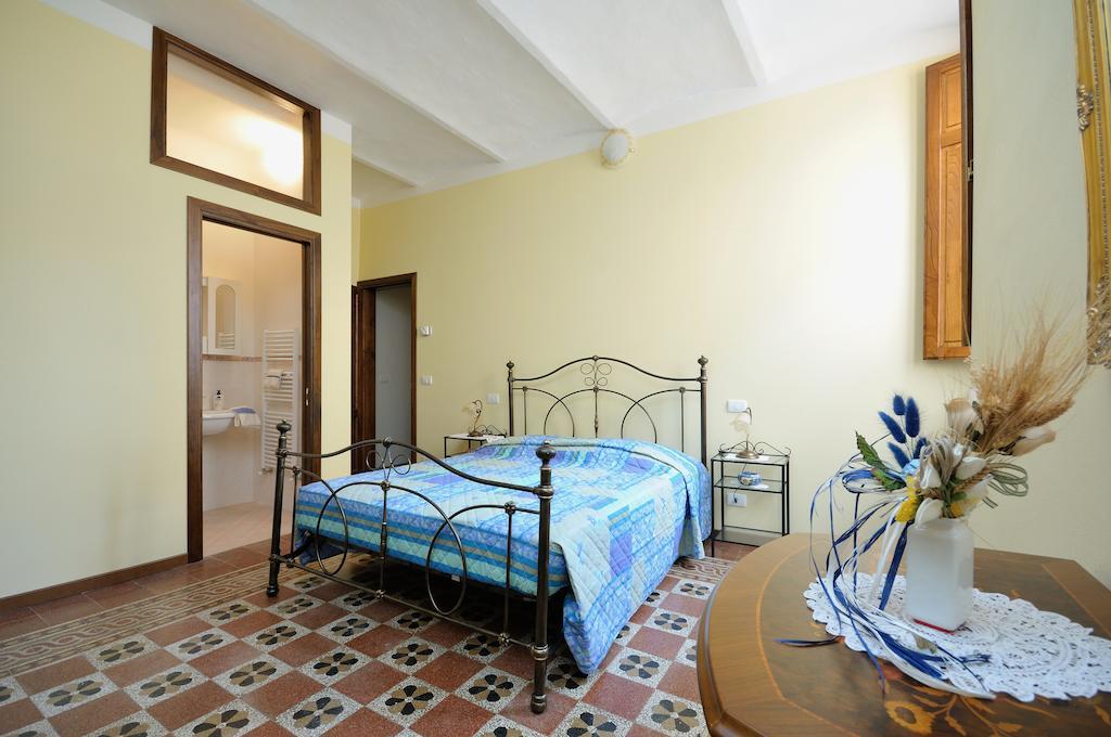 La Corte Arezzo Bilik gambar